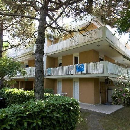 Albatros Apartment Бибионе Екстериор снимка