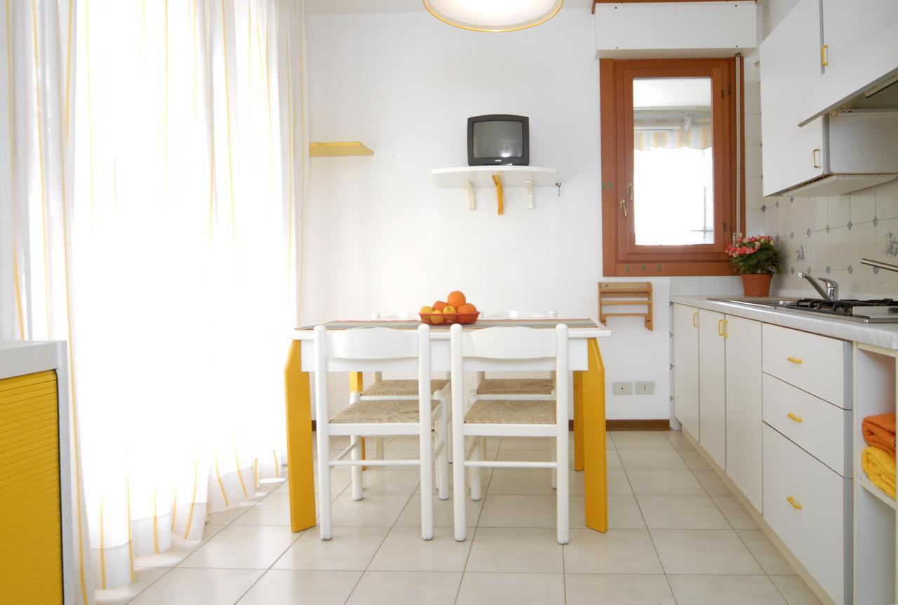 Albatros Apartment Бибионе Екстериор снимка