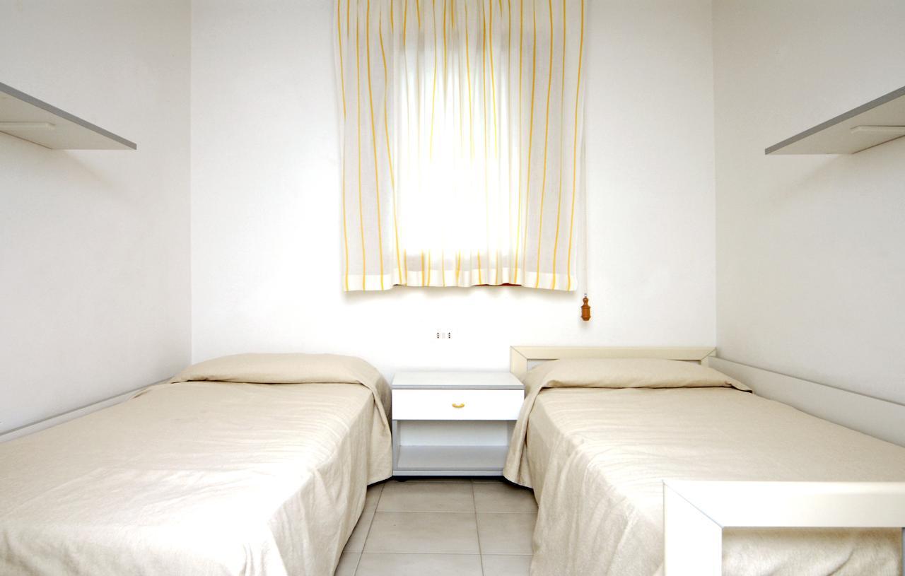 Albatros Apartment Бибионе Екстериор снимка